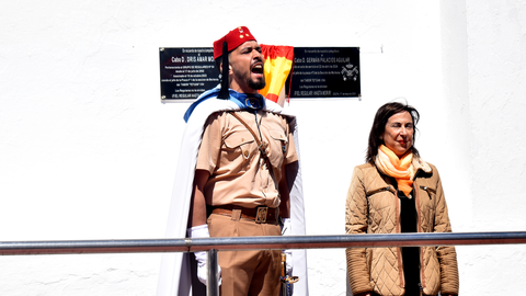 La ministra Robles preside el homenaje de Regulares al cabo Palacios (1)