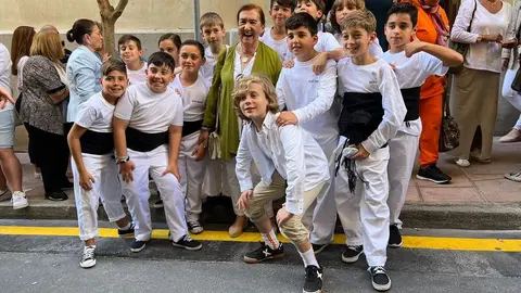&Eacute;xito de p&uacute;blico y participaci&oacute;n en la procesi&oacute;n de la Cruz de Mayo/ Dani Hern&aacute;ndez