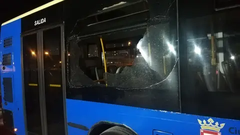  El autob&uacute;s apedreado en el Pr&iacute;ncipe este s&aacute;bado correspond&iacute;a a la l&iacute;nea 4 