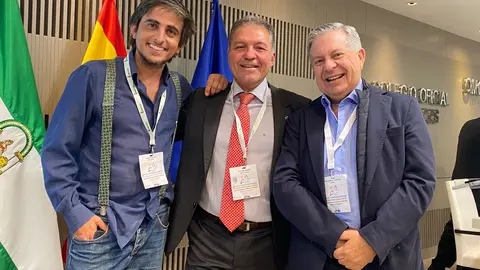 Garc&iacute;a Lanzas, Roviralta y Dom&iacute;nguez, de izquierda a derecha/ Colegio de M&eacute;dicos