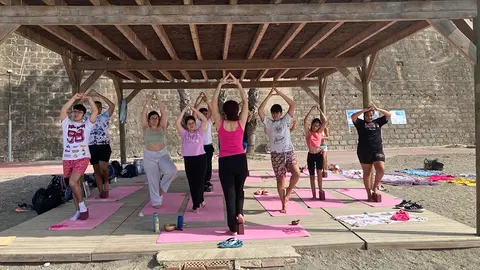 Yoga en el recreo