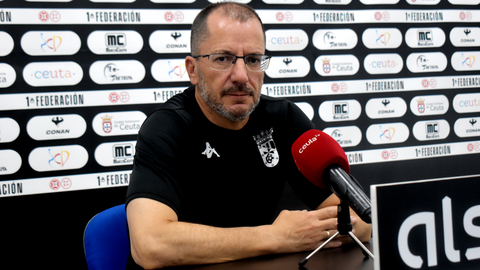 Jos&eacute; Juan Romero en la sala de prensa del Alfonso Murube