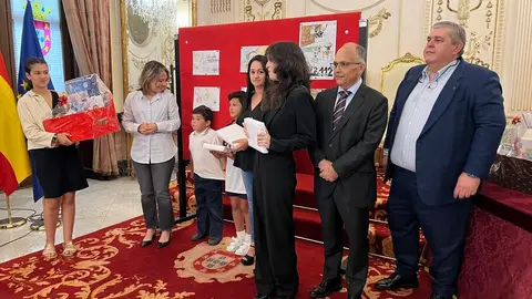 Entrega de premios del Concurso de dibujo del 112 / Daniel Hern&aacute;ndez