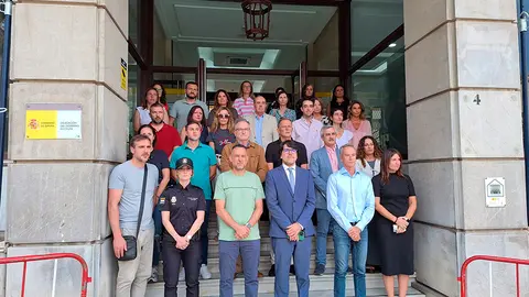 Minuto de silencio en la Delegaci&oacute;n del Gobierno