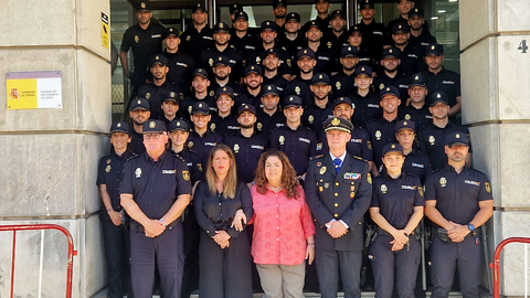 La delegada del Gobierno recibe a los polic&iacute;as en pr&aacute;cticas que prestar&aacute;n servicio en Ceuta _ Laura Ortiz