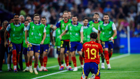 Lamine Yamal celebra el tanto ante Francia. Foto: @SEFutbol