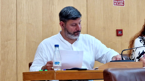 Mohamed Mustafa, portavoz de Ceuta Ya! durante una sesi&oacute;n plenaria / Laura Ortiz