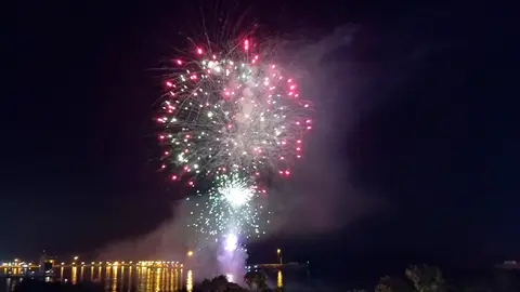 Fuegos artificiales en el final de la Feria / Archivo