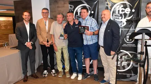 Entrega de premios y distinciones para los diferentes entrenadores