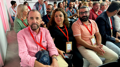 Rafael Leal, de la Plataforma Socialista de Ceuta, Melchor Le&oacute;n, presidente de la Gestora que dirige al PSOE de Ceuta, y Cristina P&eacute;rez miembro del Comit&eacute; federal del PSOE