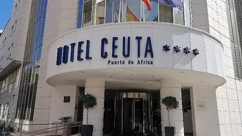 Hotel Puerta de &Aacute;frica / Archivo