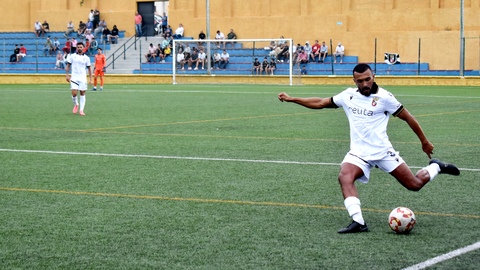 El fuerte viento estropea el duelo entre el filial de la AD Ceuta FC y el C&oacute;rdoba B (12)