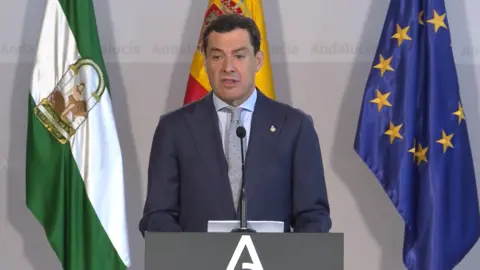 Juan Manuel Moreno Bonilla, presidente de la Junta de Andaluc&iacute;a, en su comparecencia ante el Consejo Andaluz de C&aacute;maras