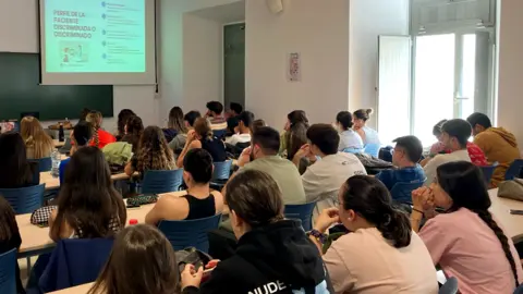 Estudiantes de Enfermer&iacute;a/ Archivo