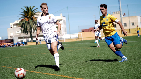 El filial de la AD Ceuta FC acaba con la UD Tomares por la v&iacute;a r&aacute;pida 