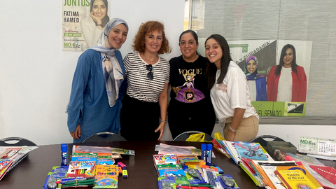 J&oacute;venes por la Dignidad entrega el material escolar recaudado durante su &uacute;ltima jornada solidaria / JXD