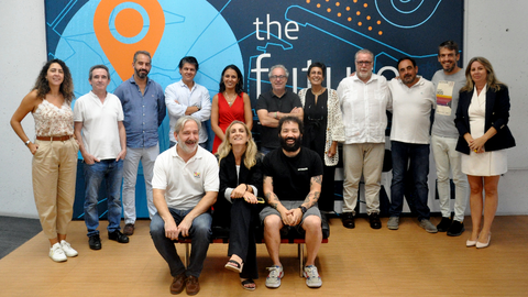 El equipo de mentores de Ceuta Open Future junto a la consejera de Hacienda