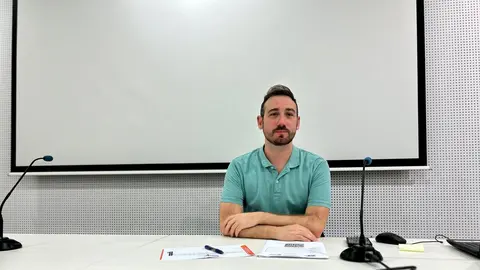  Antonio Mart&iacute;n ponente del taller "Uso y abusos de las TIC" 