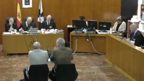 Los peritos durante su declaraci&oacute;n de la jornada matinal