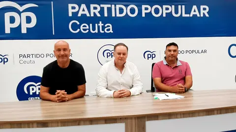 Reuni&oacute;n de la AUGC con el diputado Popular, Javier Celaya