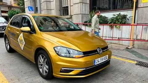 Manifestaci&oacute;n de las autoescuelas ante la clausura de la pista de pr&aacute;cticas / Archivo