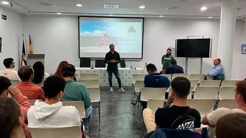 Charla t&eacute;cnica de Anyera. Foto: Daniel Hern&aacute;ndez