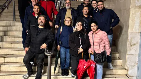 Miembros de CCOO celebrando el triunfo en las Eleccciones de AMGEVICESA