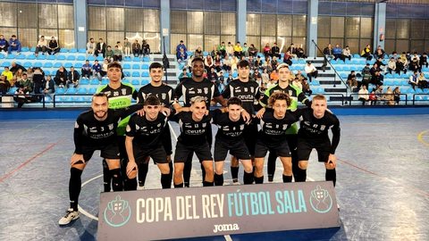 Formaci&oacute;n de la UA Ceut&iacute; en Alcal&aacute; de Guadaira en la tercera ronda de la Copa del Rey