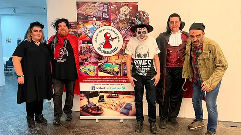 Jornada de juegos de Halloween de El Solitario / Daniel Hern&aacute;ndez