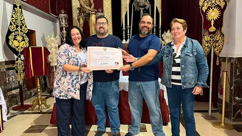 Donaci&oacute;n de la recaudaci&oacute;n del Potaje Solidario de La Flagelaci&oacute;n / Daniel Hern&aacute;ndez