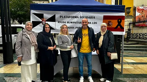 Plataforma Solidar&iacute;a en Plaza de los Reyes / Mohamed Ettouileb