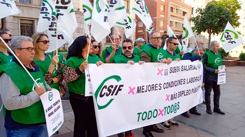 Concentraci&oacute;n de CSIF en la Plaza de los Reyes / C&eacute;sar Mart&iacute;n