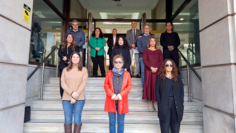 Minuto de silencio a las puertas de Delegaci&oacute;n del Gobierno