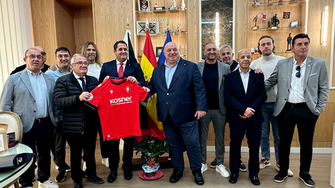 La Ciudad Aut&oacute;noma de Ceuta recibe al presidente del Club Atl&eacute;tico Osasuna 