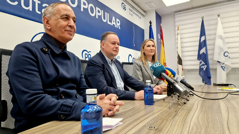 Los parlamentarios Populares durante una de sus comparecencias / Archivo