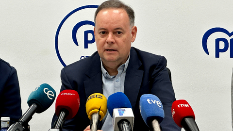 El diputado por Ceuta, Javier Celaya, durante una de sus comparecencias en la sede del PP / Mohammed Ettouileb