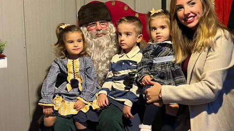 Pap&aacute; Noel comienza a recibir las cartas de los m&aacute;s peque&ntilde;os en la plaza Nelson Mandela / Danel Hern&aacute;ndez