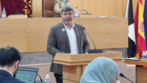  Mohamed Mustafa, durante el debate de presupuestos / L. Ortiz 