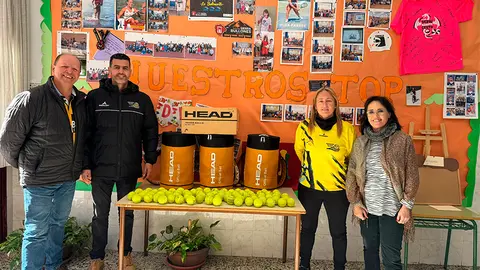 Donaci&oacute;n de la Federaci&oacute;n de Tenis al Lope de Vega