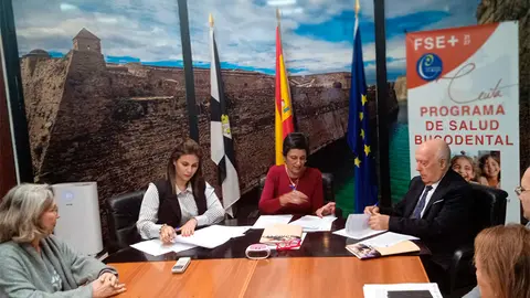 Firma del Convenio de Salud Bucodental Infantil - C&eacute;sar Mart&iacute;n