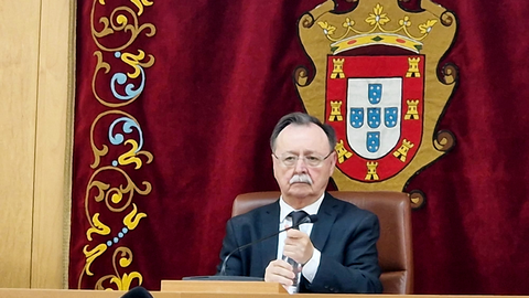 El presidente de la Ciudad durante una sesi&oacute;n plenaria / Archivo