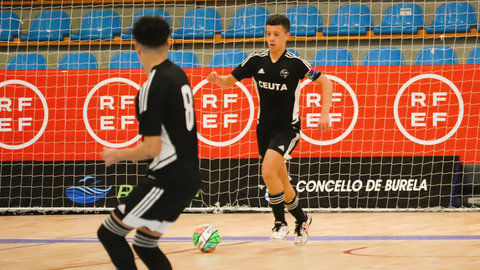 Anuar, jugador del CD Puerto, con la selecci&oacute;n de Ceuta