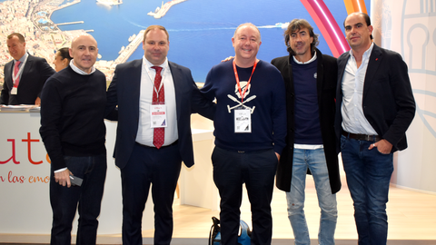 Maldini junto a Sergio Aguilera y Emilio Amavisca en el stand de la Ciudad Aut&oacute;noma de Ceuta