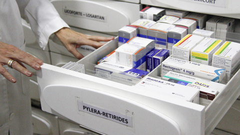 Medicamentos en farmacias / Archivo