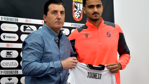 Edu Villegas junto a Youness