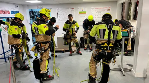 Formaci&oacute;n de los bomberos en Rescate Vertical