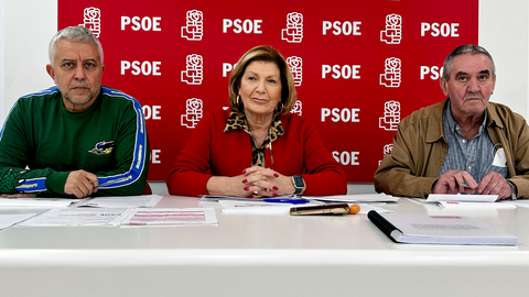 Mesa del Comit&eacute; Regional del PSOEpresidida por por Blanca G&oacute;mez, y con Mohamed Haidor y Eloy Verdugo como vocales