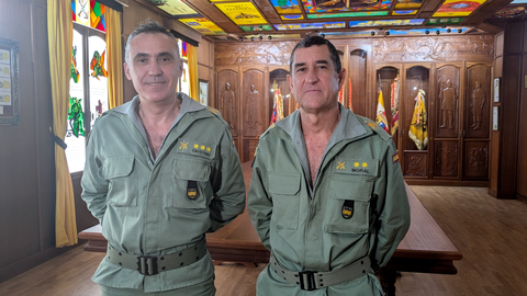 el coronel del Tercio Duque de Alba II de la Legi&oacute;n, Cayetano Jos&eacute; Mart&iacute;nez Alonso y a el teniente coronel y director t&eacute;cnico de la prueba, Jos&eacute; Mar&iacute;a Moral Luque, (1)