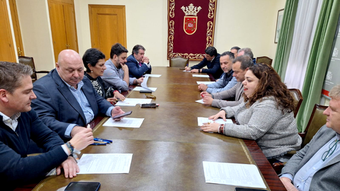 La delegada del Gobierno se re&uacute;ne con los empresarios y la Ciudad para abordar los tr&aacute;mites aduaneros