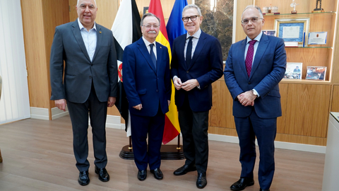 El presidente de la AECC junto al presidente de la Ciudad